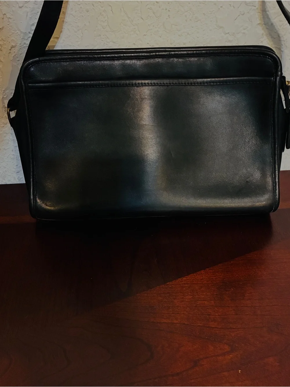 Vintage Coach 80’s-90’s Black Leather Messenger Crossbody Bag